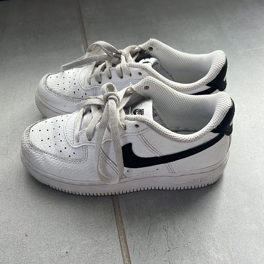 Nike Air Force 1 Little Kids shoes size 12.5 white with black